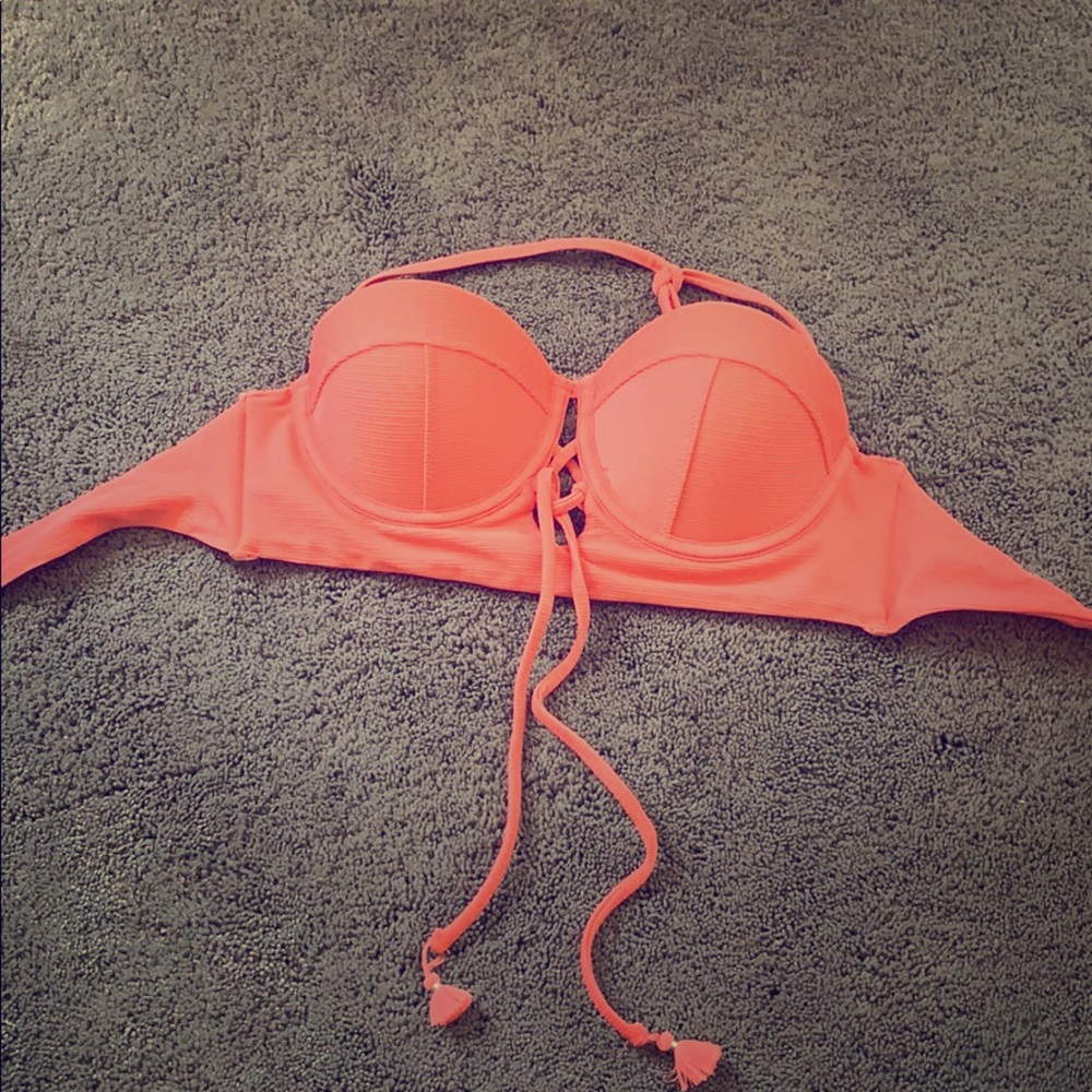 Super cute bikini top (never worn)